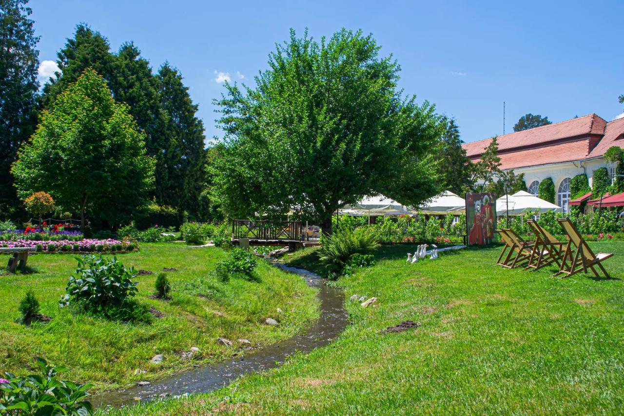 Vila Rozalia Garden Gate Avrig Exterior foto