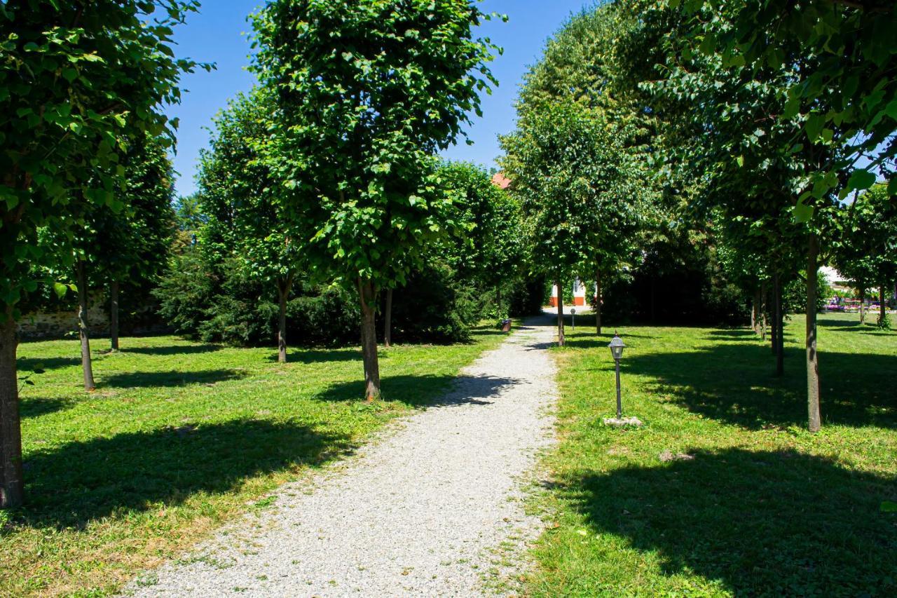 Vila Rozalia Garden Gate Avrig Exterior foto